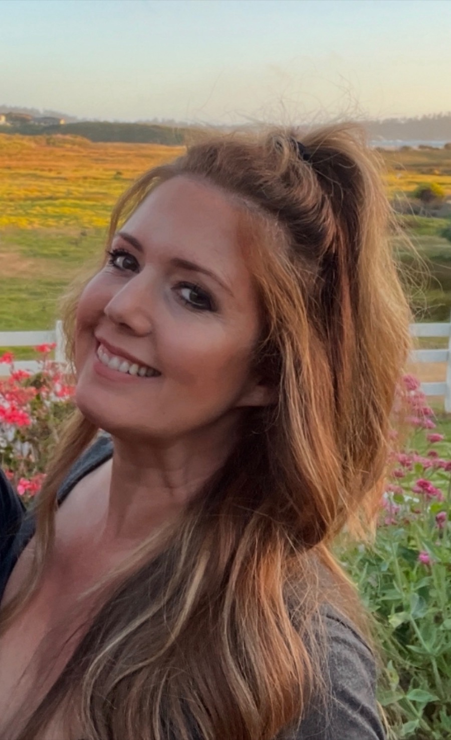 Kelly — Spruce Salon stylist
